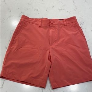 Vineyard vines performance shorts size 30